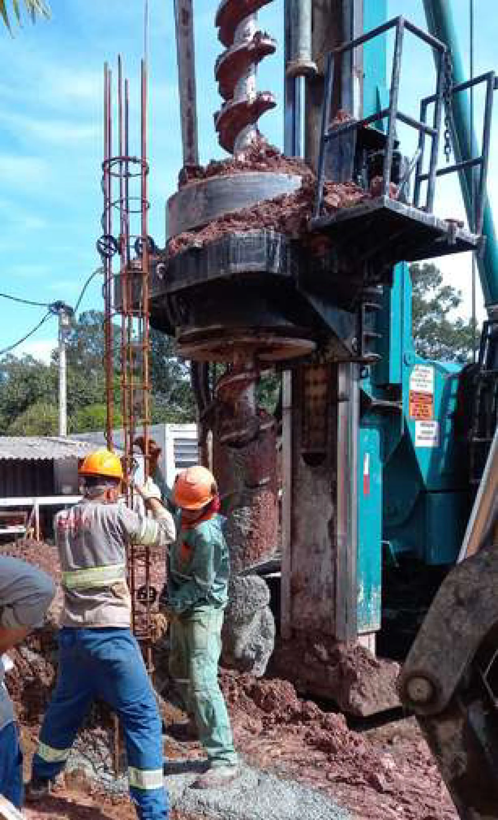 Cisterna em Concreto Armado e Contenção com Estacas Hélice Contínua